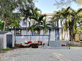 Miami Townhouse with Patio, Gazebo, Free Parking, centrally located